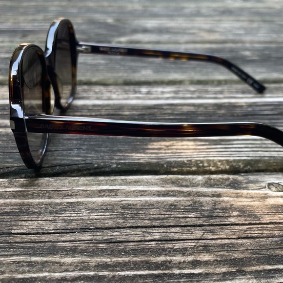 YSL Saint Laurent Classic Havana Sunglasses - Picture 4 of 10